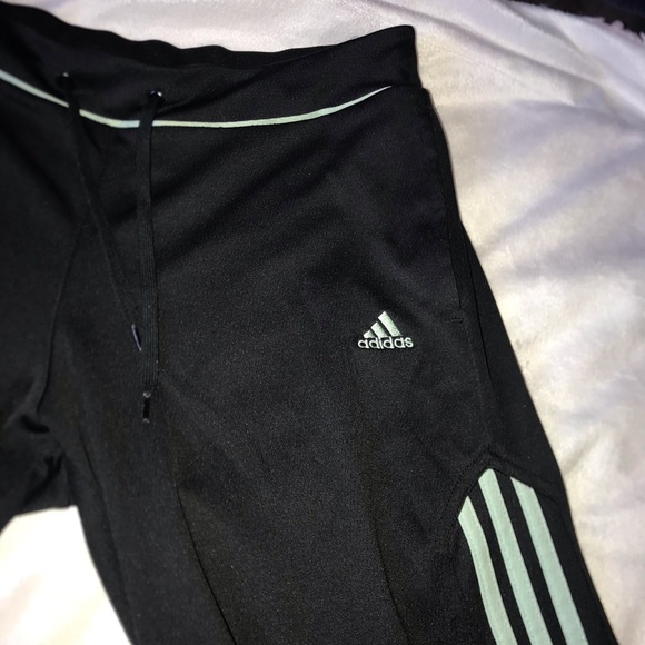 Adidas Cropped Sweats with Pastel Green Stripes - Picture 10 of 10